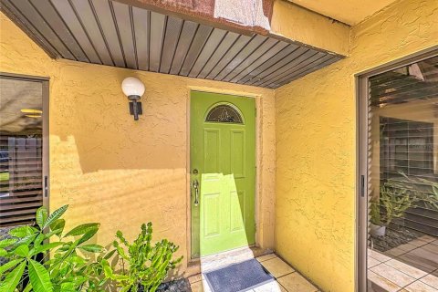 Townhouse in St. Lucie, Florida 2 bedrooms, 123.37 sq.m. № 2108224 - photo 4