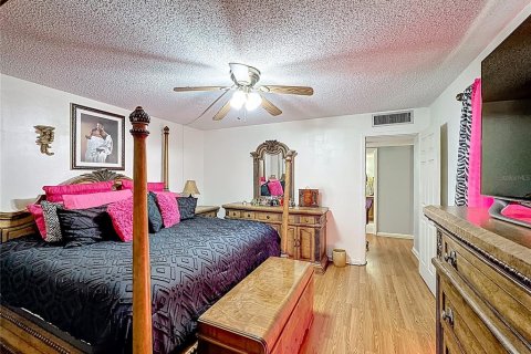 Townhouse in St. Lucie, Florida 2 bedrooms, 123.37 sq.m. № 2108224 - photo 20