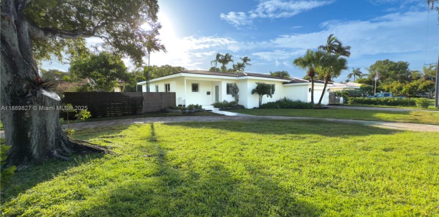 Casa en Miami Shores, Florida 3 dormitorios, 199.83 m2 № 1938982