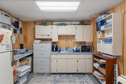 Propiedad comercial en alquiler en Homosassa, Florida, 854.7 m2 № 2097703 - foto 9