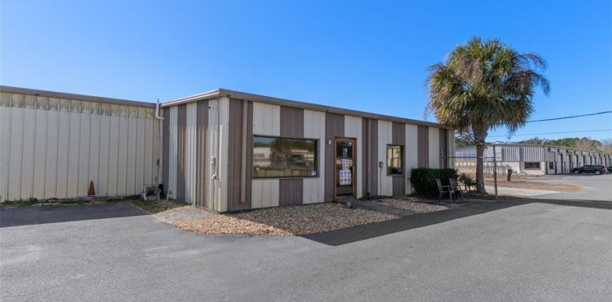 Propiedad comercial en Homosassa, Florida 854.7 m2 № 2097703