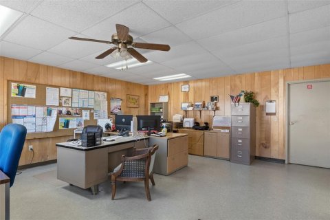 Propiedad comercial en alquiler en Homosassa, Florida, 854.7 m2 № 2097703 - foto 3