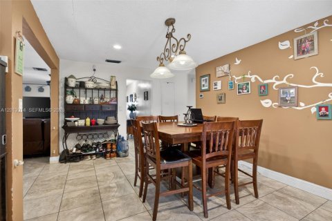 Villa ou maison à vendre à Coral Springs, Floride: 4 chambres, 171.59 m2 № 2076554 - photo 15