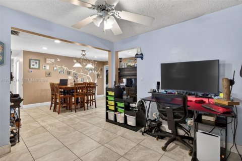 Villa ou maison à vendre à Coral Springs, Floride: 4 chambres, 171.59 m2 № 2076554 - photo 11