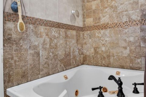 Villa ou maison à vendre à Coral Springs, Floride: 4 chambres, 171.59 m2 № 2076554 - photo 29