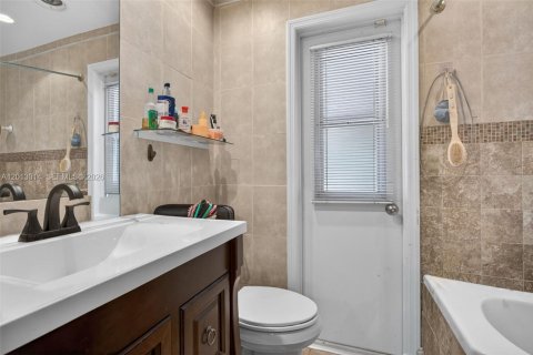 Villa ou maison à vendre à Coral Springs, Floride: 4 chambres, 171.59 m2 № 2076554 - photo 8