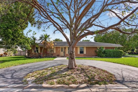 Villa ou maison à Coral Springs, Floride 4 chambres, 171.59 m2 № 2076554