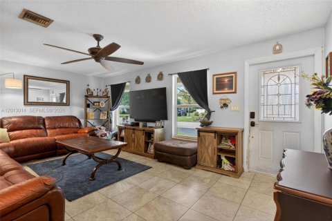 Villa ou maison à vendre à Coral Springs, Floride: 4 chambres, 171.59 m2 № 2076554 - photo 9