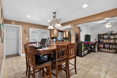 Villa ou maison à vendre à Coral Springs, Floride: 4 chambres, 171.59 m2 № 2076554 - photo 13