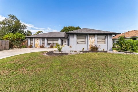 House in Port Charlotte, Florida 3 bedrooms, 131.55 sq.m. № 2378311