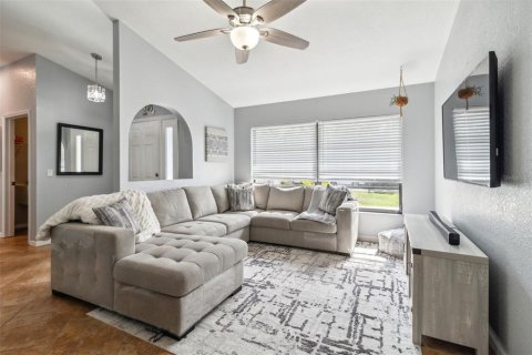 House in Port Charlotte, Florida 3 bedrooms, 131.55 sq.m. № 2378311 - photo 5