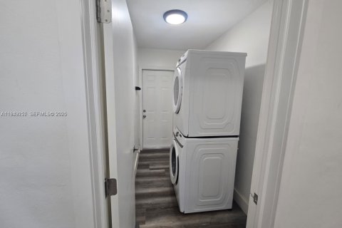 Снять в аренду виллу или дом в Хайалиа, Флорида 2 спальни, 289.86м2, № 2005115 - фото 13