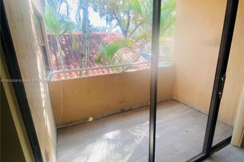 Copropriété à louer à Miami, Floride: 2 chambres, 91.51 m2 № 1841343 - photo 4