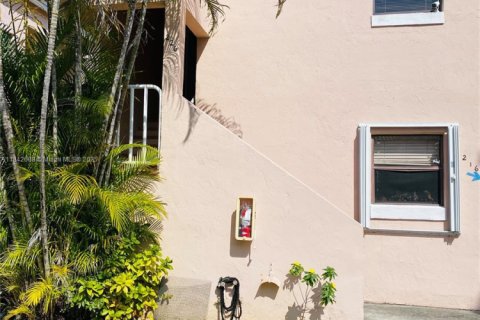 Copropriété à louer à Miami, Floride: 2 chambres, 91.51 m2 № 1841343 - photo 1