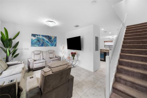 Touwnhouse à vendre à Miami, Floride: 2 chambres, 131.55 m2 № 2343111 - photo 6