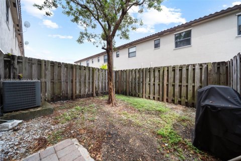 Touwnhouse à vendre à Miami, Floride: 2 chambres, 131.55 m2 № 2343111 - photo 26