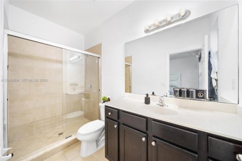 Touwnhouse à vendre à Miami, Floride: 2 chambres, 131.55 m2 № 2343111 - photo 19