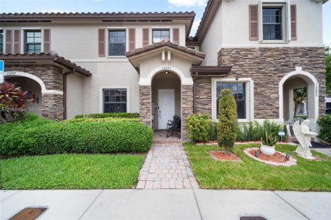 Touwnhouse à vendre à Miami, Floride: 2 chambres, 131.55 m2 № 2343111 - photo 2