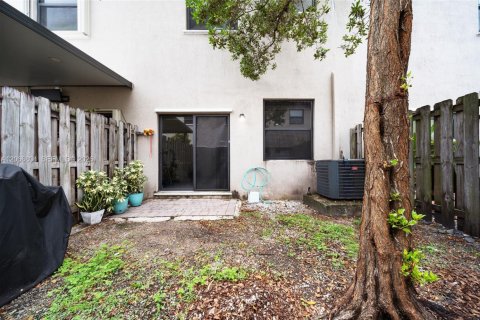 Touwnhouse à vendre à Miami, Floride: 2 chambres, 131.55 m2 № 2343111 - photo 27