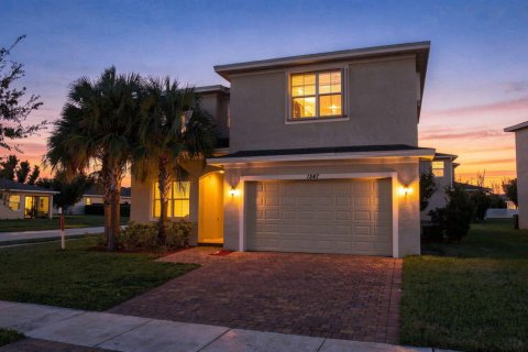 Villa ou maison à vendre à Port St. Lucie, Floride: 4 chambres, 279.26 m2 № 2412514 - photo 2