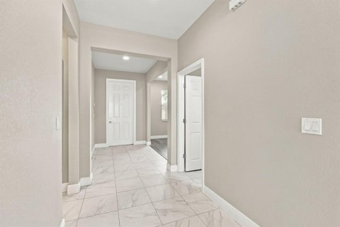 Villa ou maison à vendre à Port St. Lucie, Floride: 4 chambres, 279.26 m2 № 2412514 - photo 10