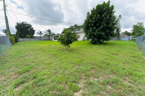 House in Palm Bay, Florida 3 bedrooms, 204.01 sq.m. № 2378852 - photo 23