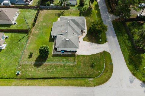House in Palm Bay, Florida 3 bedrooms, 204.01 sq.m. № 2378852 - photo 5