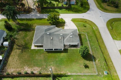 House in Palm Bay, Florida 3 bedrooms, 204.01 sq.m. № 2378852 - photo 7