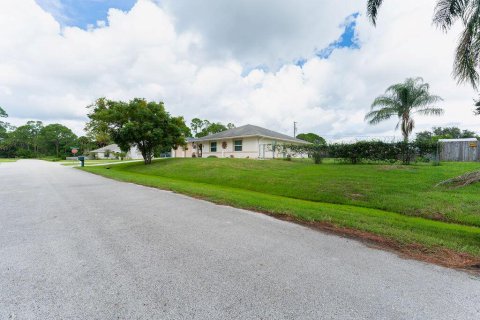 House in Palm Bay, Florida 3 bedrooms, 204.01 sq.m. № 2378852 - photo 14