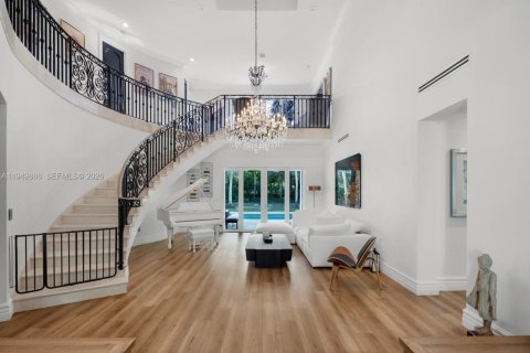 Casa en venta en Miami, Florida, 6 dormitorios, 548.87 m2 № 2007779 - foto 4