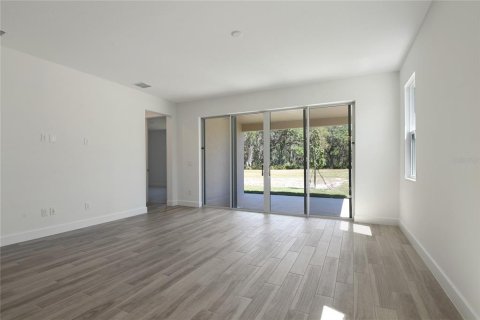 House in Tavares, Florida 4 bedrooms, 177.44 sq.m. № 1436699 - photo 7