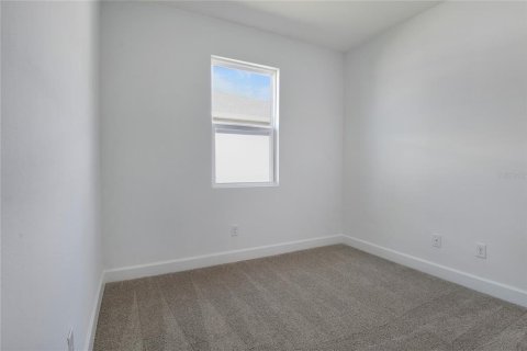 House in Tavares, Florida 4 bedrooms, 177.44 sq.m. № 1436699 - photo 12