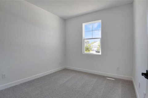 House in Tavares, Florida 4 bedrooms, 177.44 sq.m. № 1436699 - photo 8