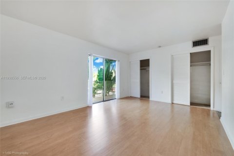 Купить кондоминиум в Майами, Флорида 1 спальня, 68.75м2, № 1996676 - фото 9