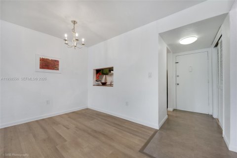 Купить кондоминиум в Майами, Флорида 1 спальня, 68.75м2, № 1996676 - фото 2