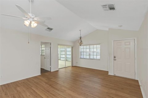 Casa en venta en New Port Richey, Florida, 2 dormitorios, 96.62 m2 № 1574473 - foto 25