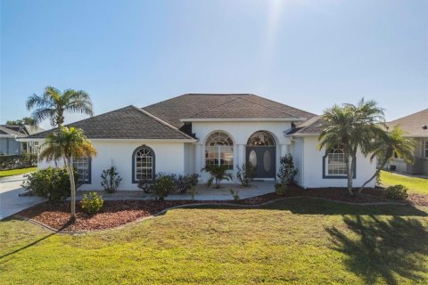 Casa en venta en Lake Suzy, Florida, 3 dormitorios, 194.54 m2 № 1572279 - foto 1