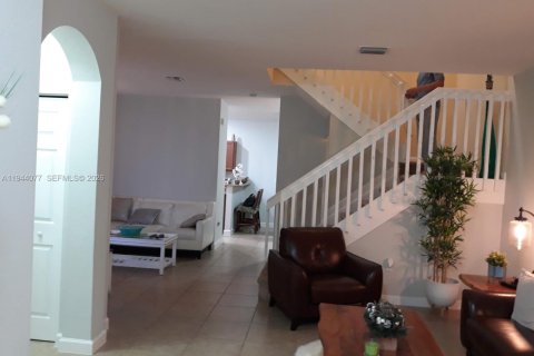 Adosado en venta en Hialeah, Florida, 3 dormitorios, 153.29 m2 № 2000877 - foto 19