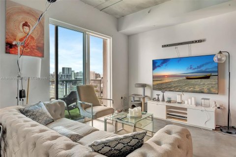 Condo in Miami, Florida, 1 bedroom  № 1762544 - photo 2