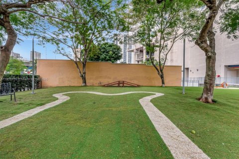 Condo in Miami, Florida, 1 bedroom  № 1762544 - photo 17