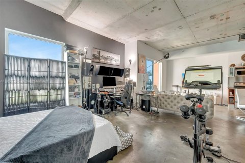 Condo in Miami, Florida, 1 bedroom  № 1762544 - photo 11