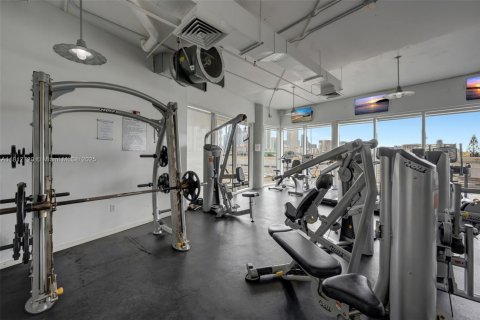 Condo in Miami, Florida, 1 bedroom  № 1762544 - photo 23