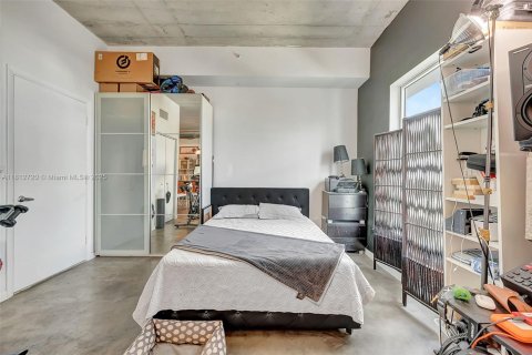 Condo in Miami, Florida, 1 bedroom  № 1762544 - photo 12