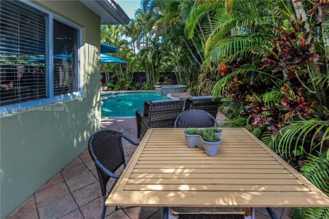 House in Hollywood, Florida 2 bedrooms, 132.57 sq.m. № 2001642 - photo 27