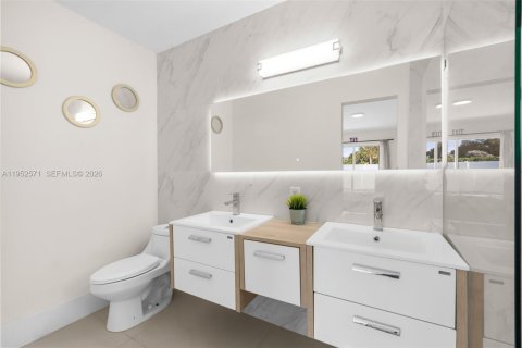 Купить виллу или дом в Уилтон-Мэнорс, Флорида 3 спальни, 140.65м2, № 2153199 - фото 15