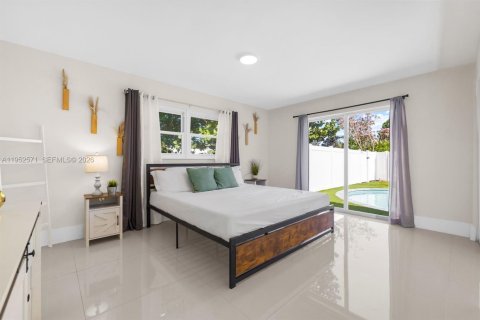 Купить виллу или дом в Уилтон-Мэнорс, Флорида 3 спальни, 140.65м2, № 2153199 - фото 13