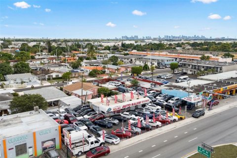 Commercial property in Hialeah, Florida № 1971780 - photo 20