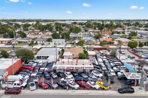 Commercial property in Hialeah, Florida № 1971780 - photo 19