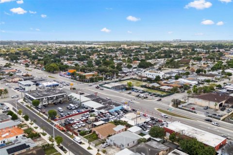 Commercial property in Hialeah, Florida № 1971780 - photo 26