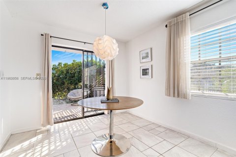 Casa en venta en Miami Gardens, Florida, 2 dormitorios, 82.22 m2 № 2029413 - foto 6